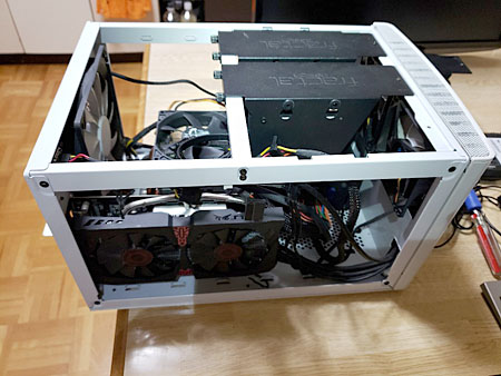 200401.jpg(76642 byte)